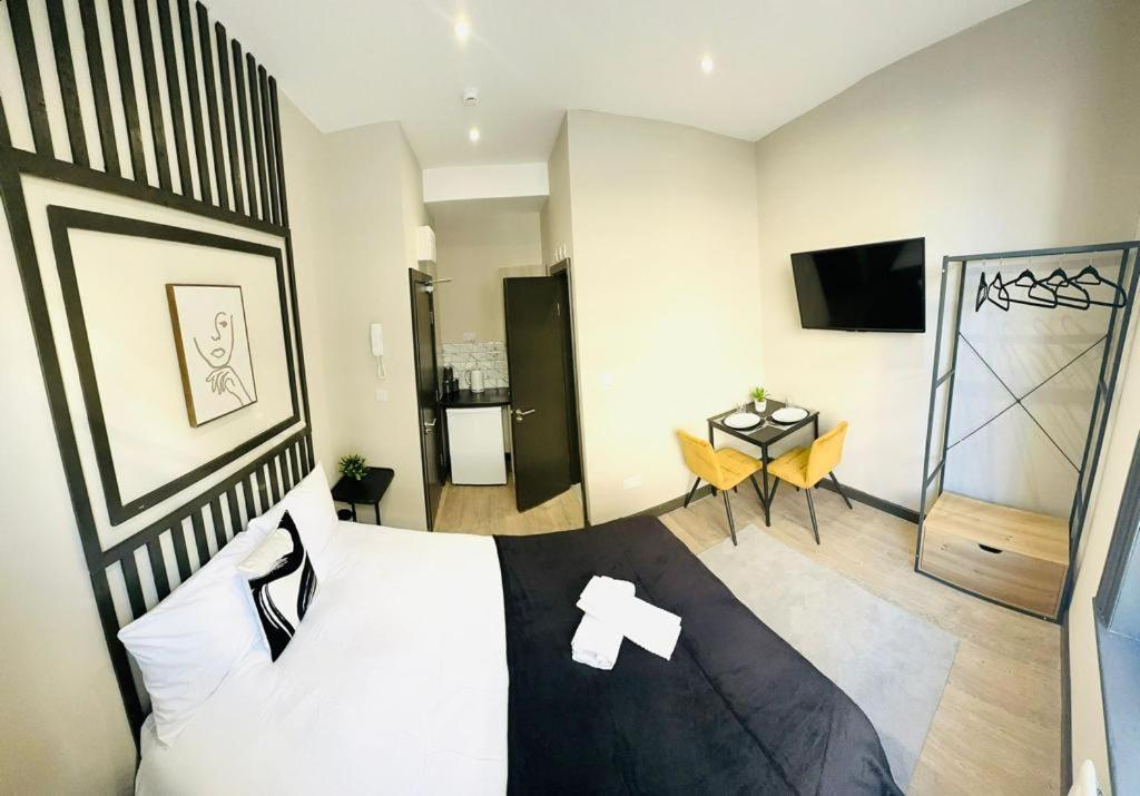 1 Like A Aparthotel