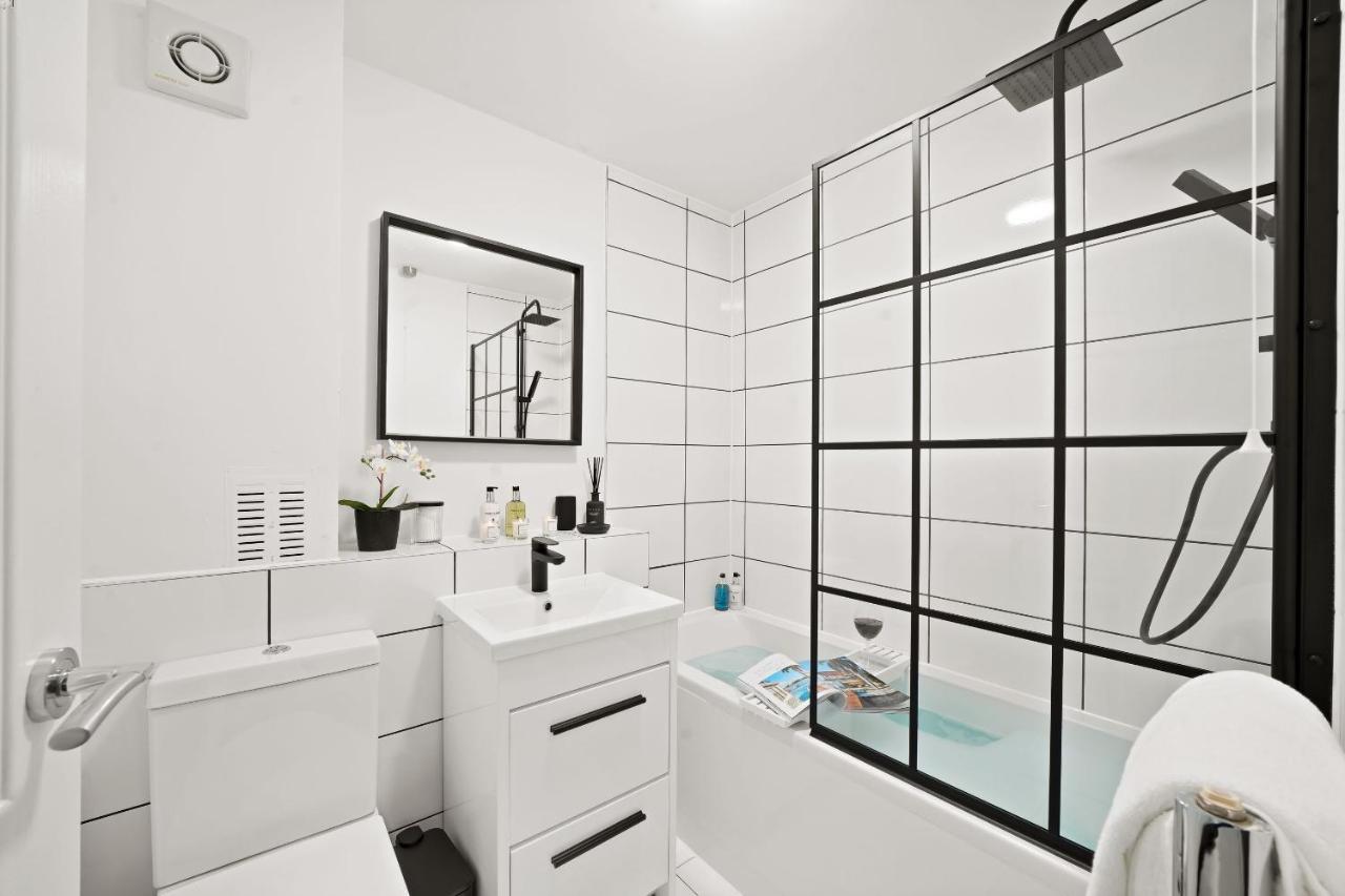 Apartment Luxury 1 Bed Flat South Woodford With Parking - Minutes Walk To Line Zone 4