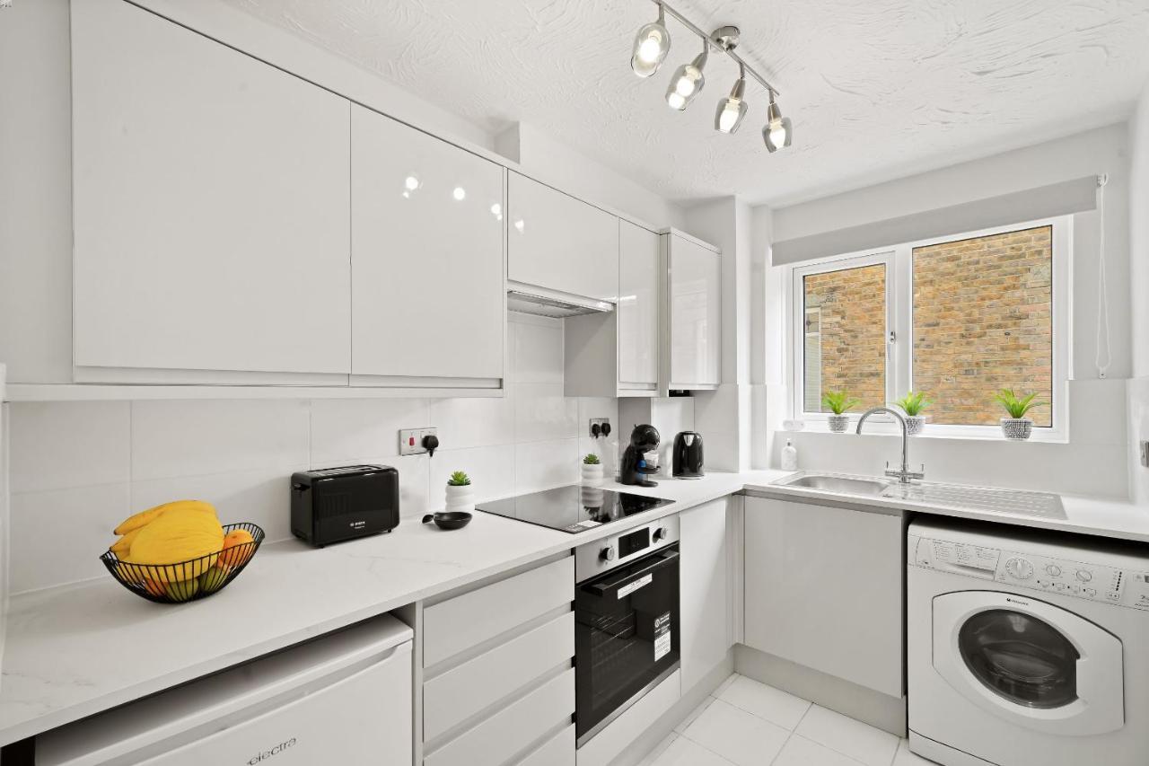 Apartment Luxury 1 Bed Flat South Woodford With Parking - Minutes Walk To Line Zone 4