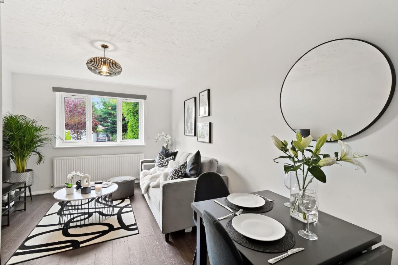 Luxury 1 Bed Flat South Woodford With Parking - Minutes Walk To Line Zone 4 * London