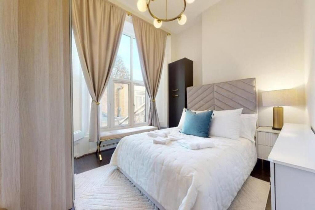 Stunning Hyde Park With Private Balcony & Lift Elevator Access Apartamento *