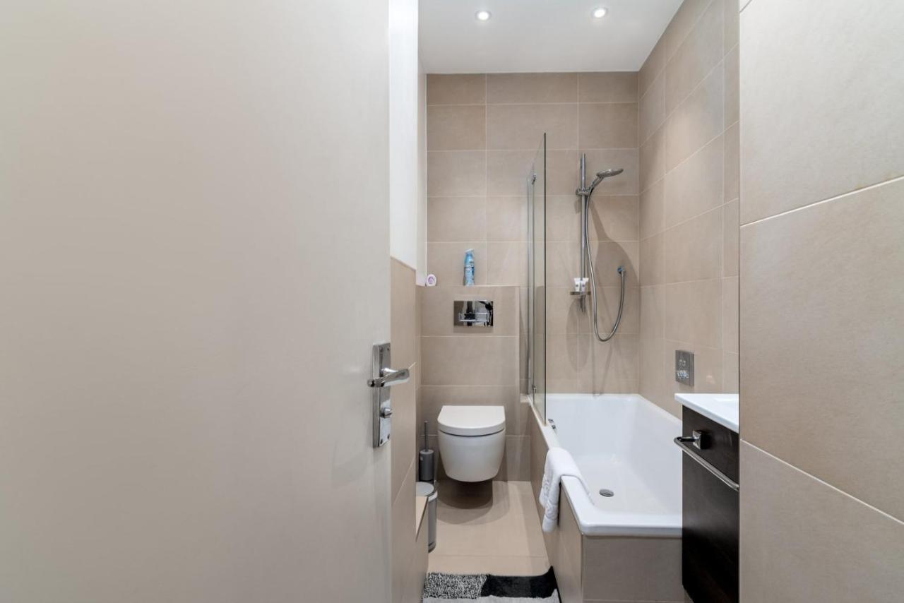 Guestready - Charming In Holland Park Apartment London