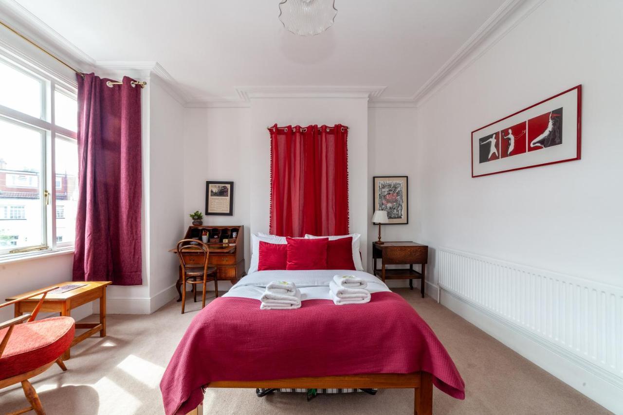Charming Terraced 3br House, 5 Min Hither St Londres