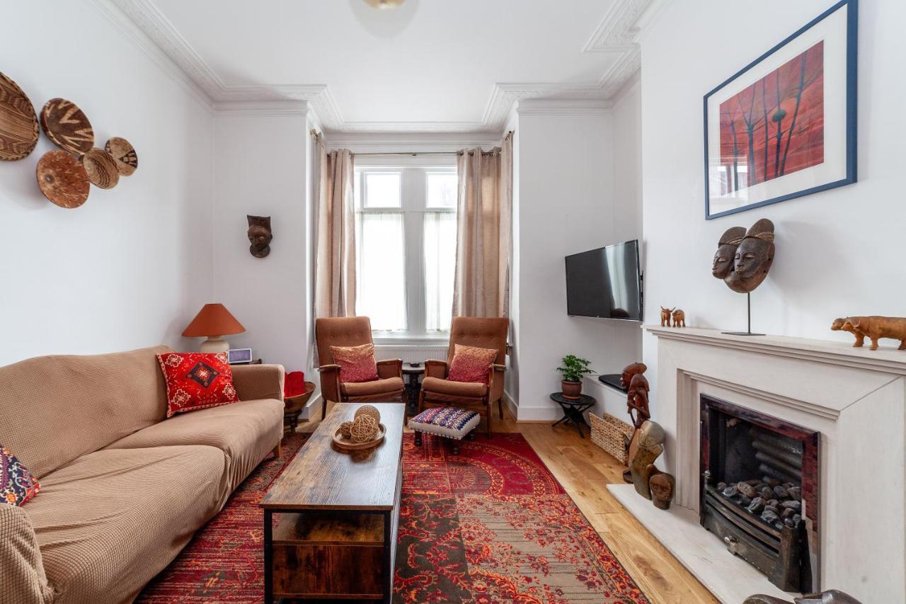 Charming Terraced 3br House, 5 Min Hither St