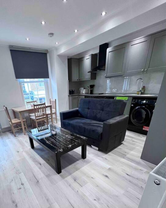 Flat 5 Crawford St, 1 Bedroom, 1 Bathroom Flat Apartment