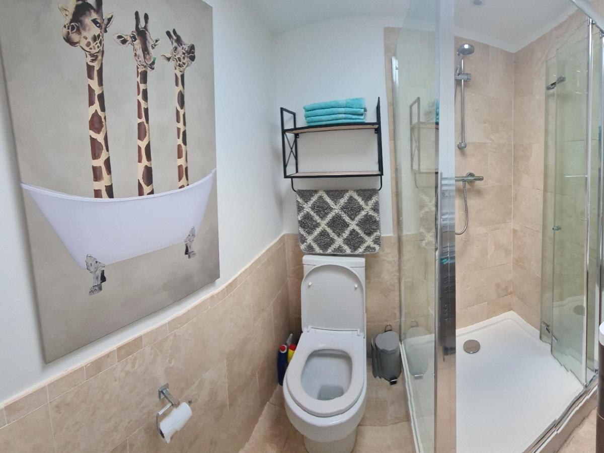 2 Bed From Londres