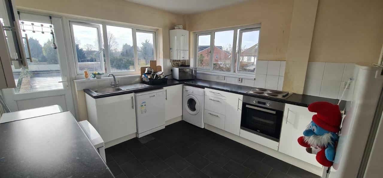 Bed & Breakfast Move Estates - Multiple London