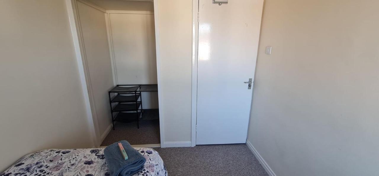 Bed & Breakfast Move Estates - Multiple *