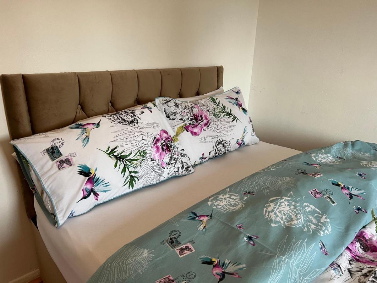 Hotel Grand Bleu - - Next To Piccadilly Line Tube Station & Brand New Facilities London
