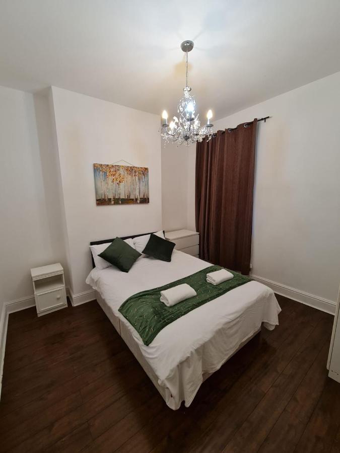 Canary Wharf Holiday Hotel London