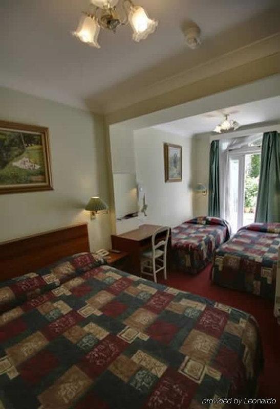 Hotel St George's 2*