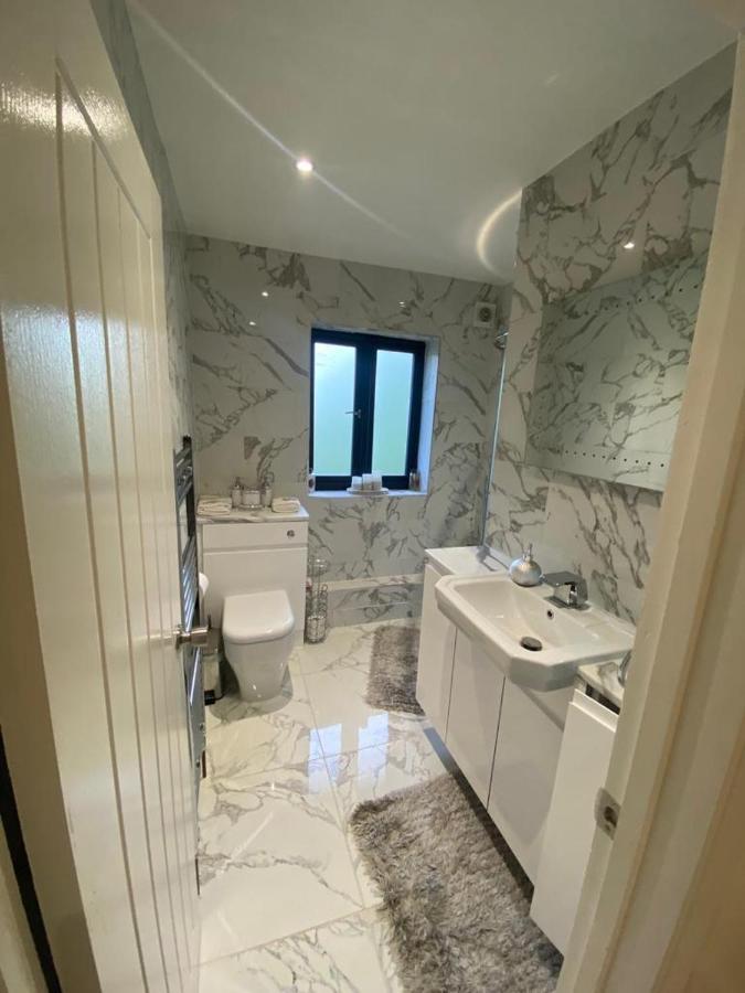 Twin/king Private Bedrooms In Beautiful Homestay With Private Parking Londres