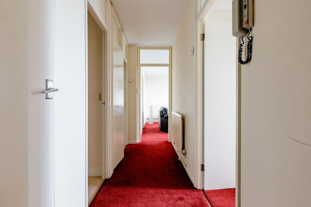 One Bed - 25 Mins From Bridge Apartment