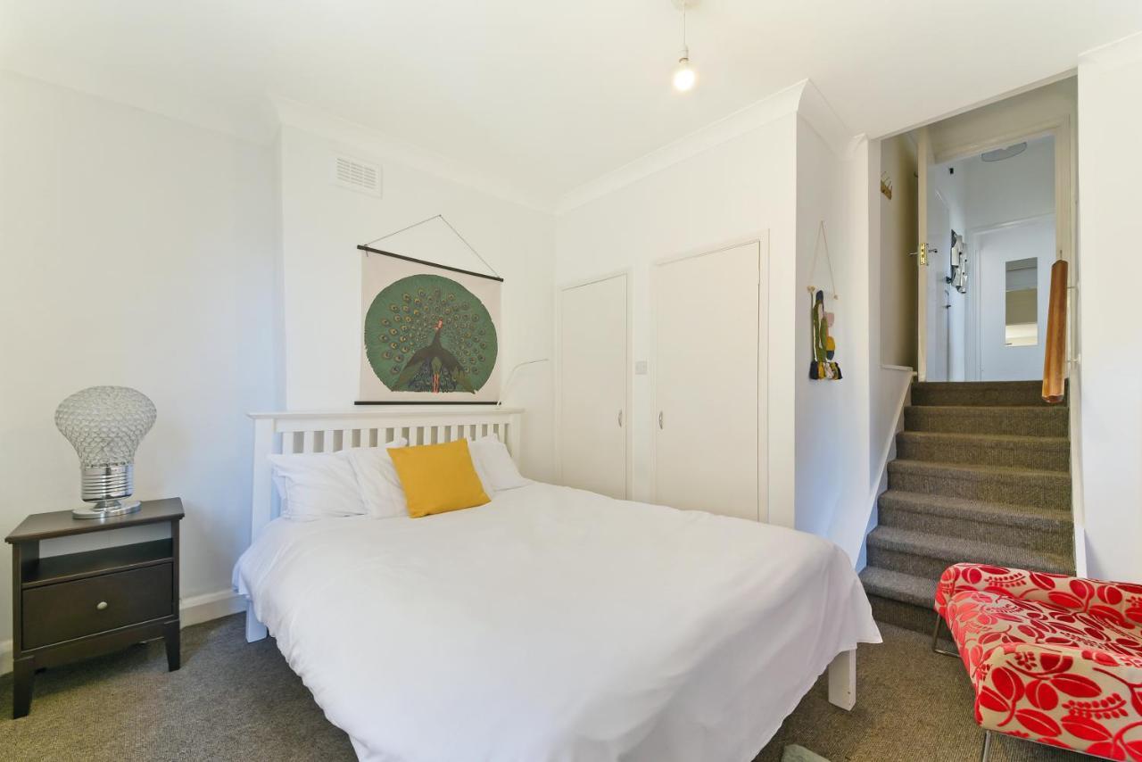 Apartment Maidavale 2 Bed - Sleeps 6 *