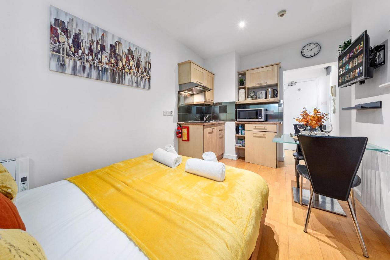 Paddington Stays - W2 *