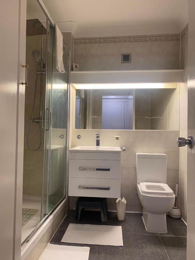 In - 24 7 Security Apartment