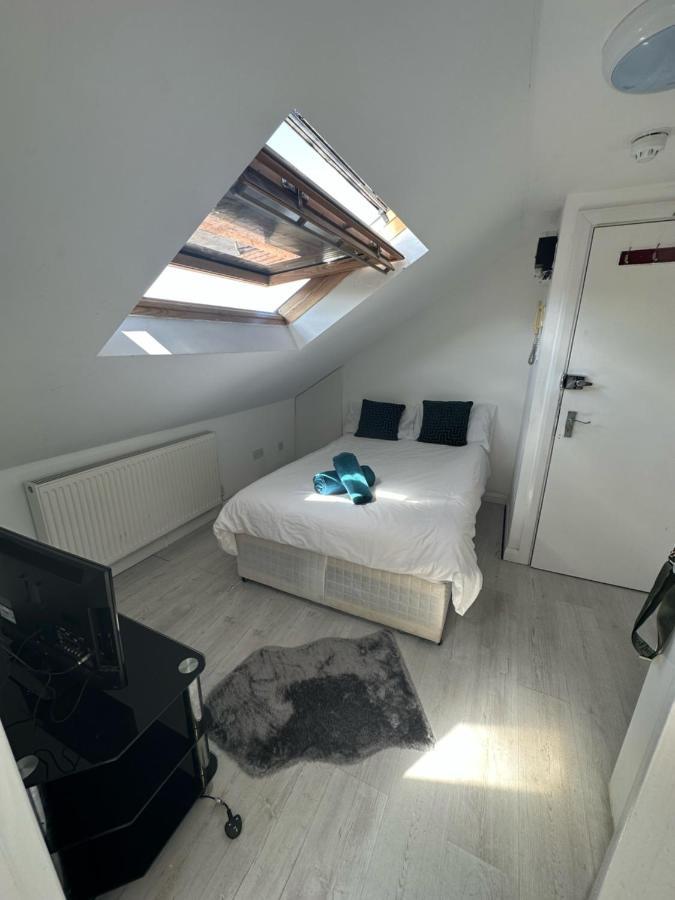 Cozy Urban Terraced Studio * London