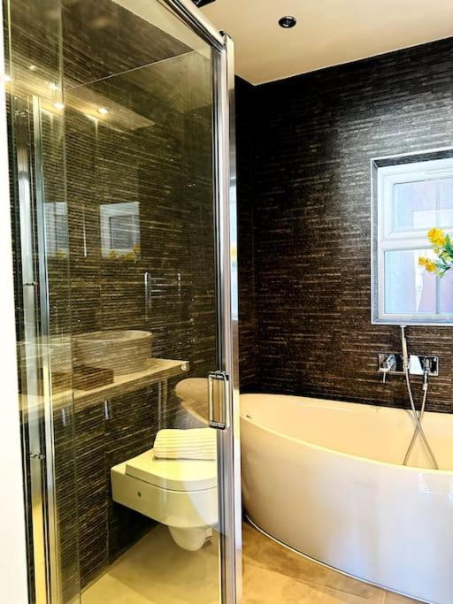 2bed Farringdon St Paul Long Discounts By Cozystays