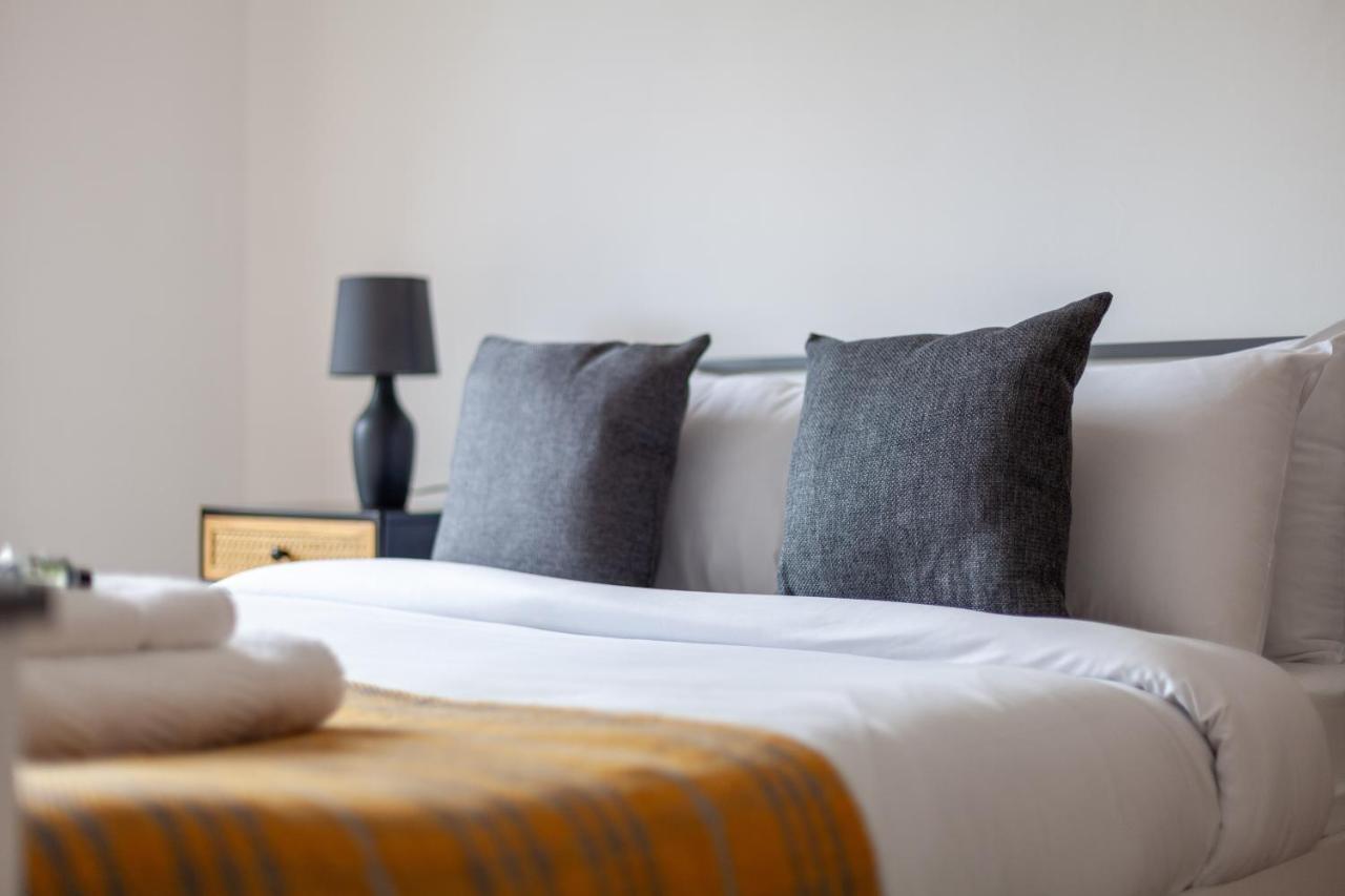 Apartment Newly Refurbished 2br Flat Near Excel Centre *