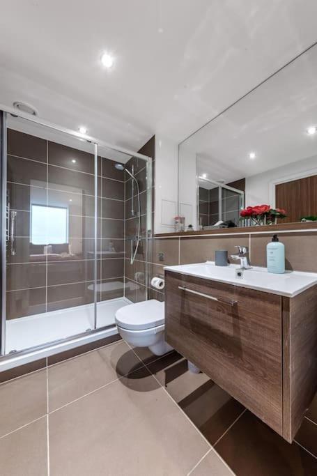 Amazing Britania 1 Bedroom Flat In Bp40 Apartamento Londres