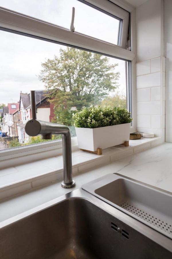 Apartment Stylish And Cosy 1 Bdr Apt, Ealing Broadway London