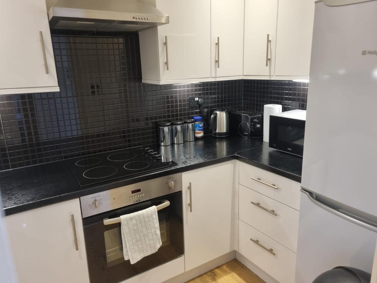 Stunning 2 Bed/2 Bath Flat In Waterloo, London