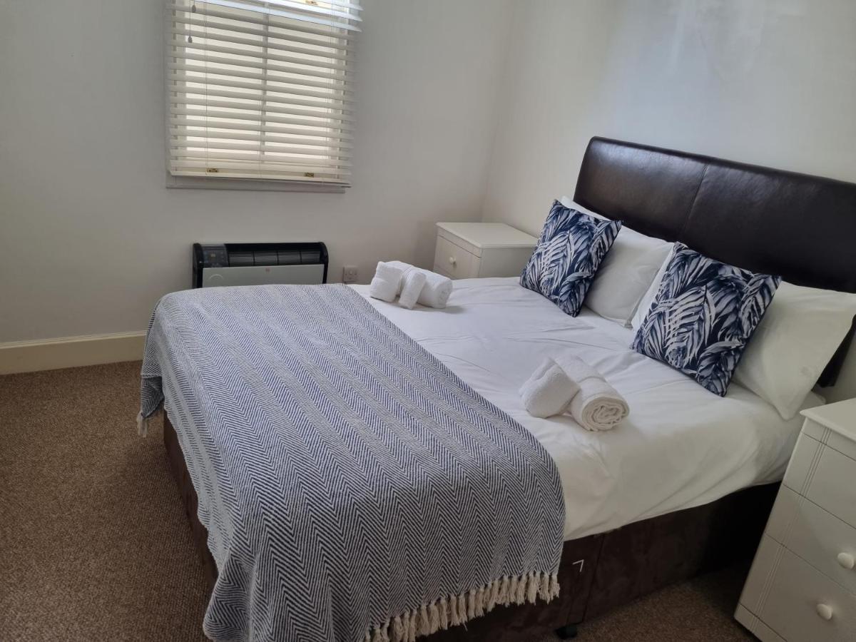 Stunning 2 Bed/2 Bath Flat In Waterloo,