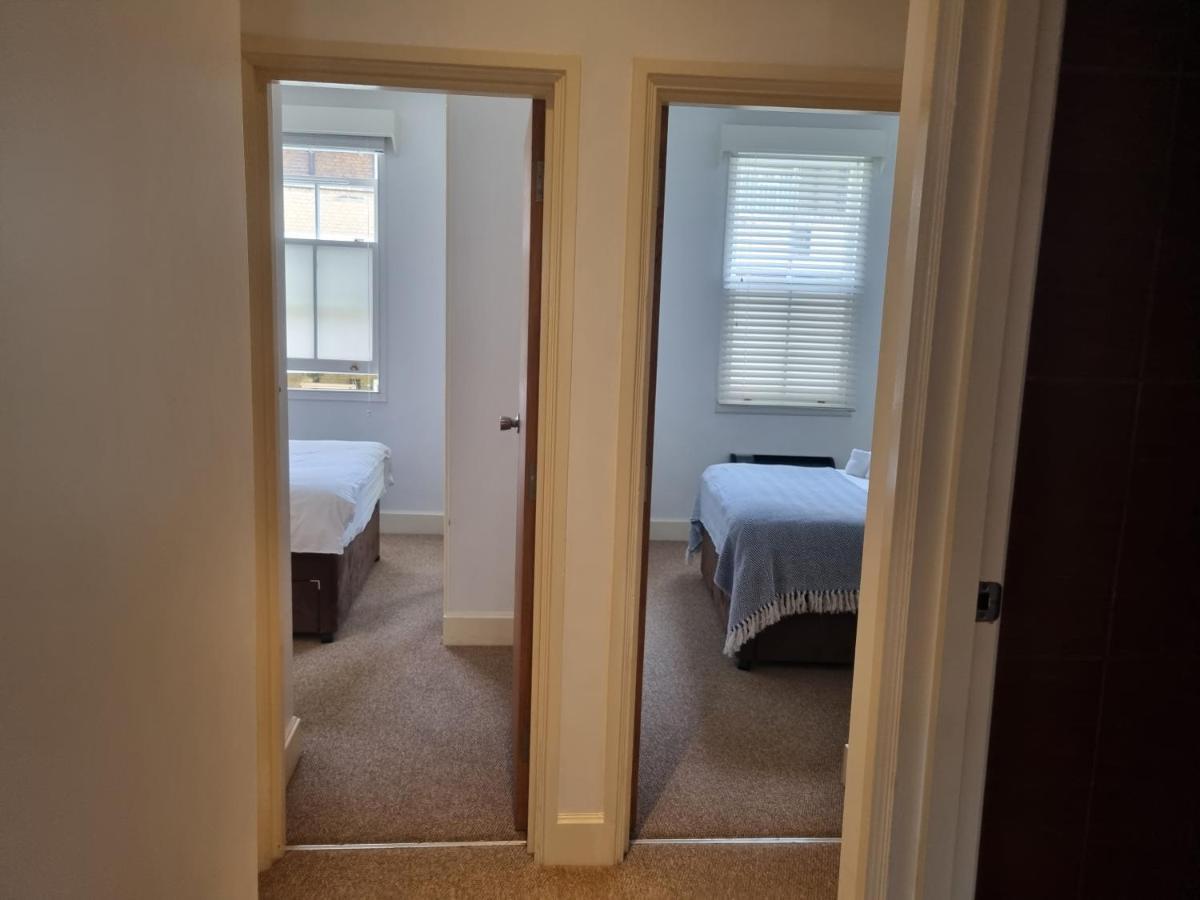 Stunning 2 Bed/2 Bath Flat In Waterloo, *