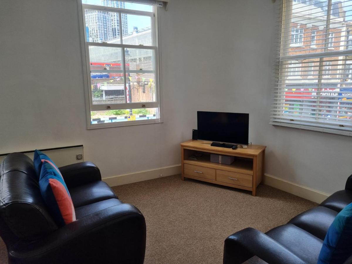 Stunning 2 Bed/2 Bath Flat In Waterloo, * London