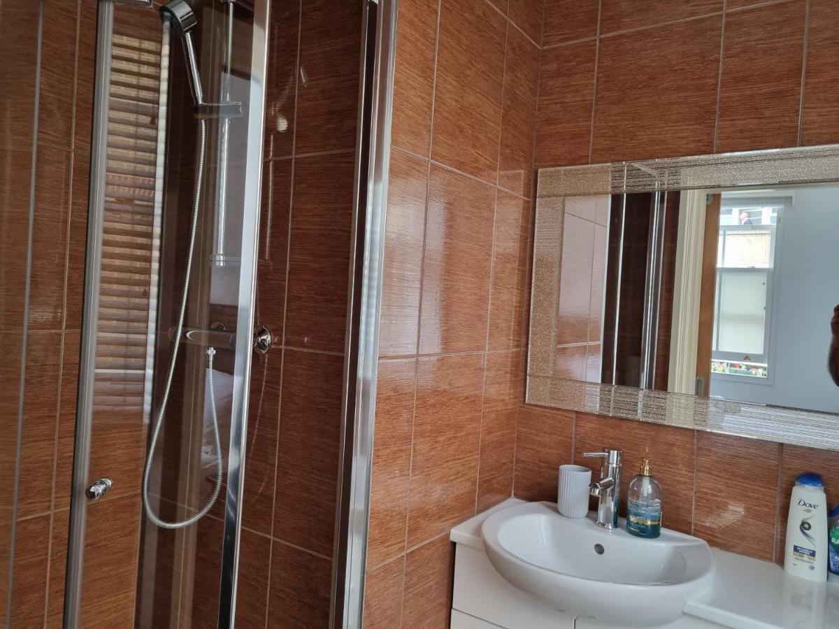 Apartment Stunning 2 Bed/2 Bath Flat In Waterloo,