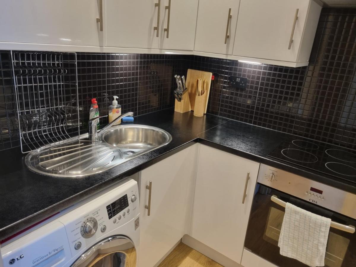 Stunning 2 Bed/2 Bath Flat In Waterloo, Apartment London