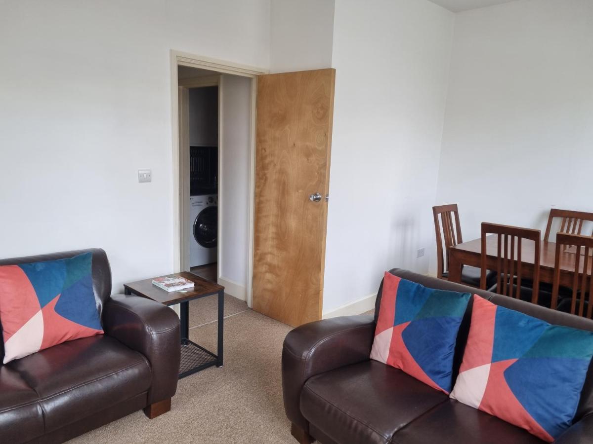 Stunning 2 Bed/2 Bath Flat In Waterloo, *