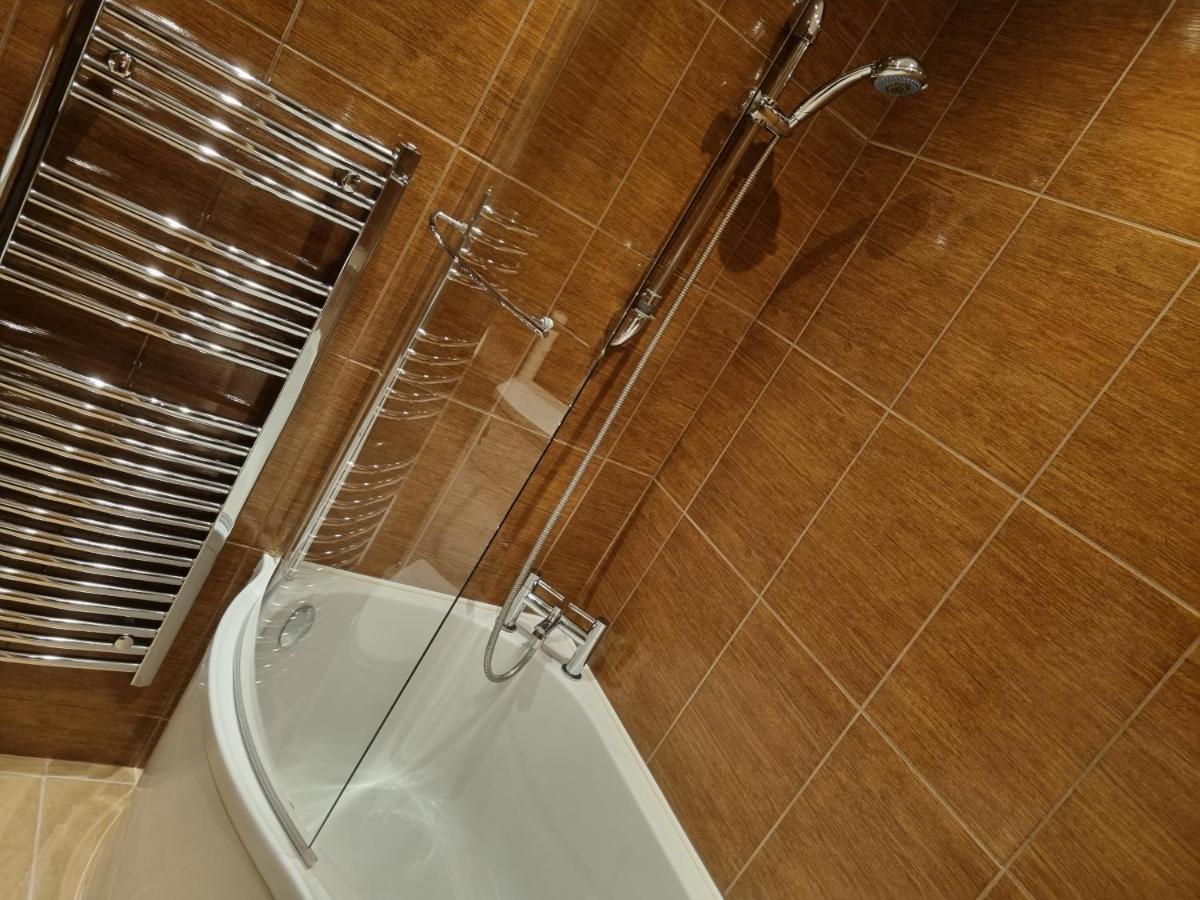 Stunning 2 Bed/2 Bath Flat In Waterloo, London