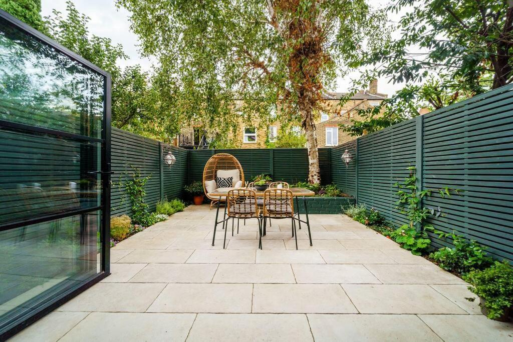 Apartment 2 Bedroom Garden Flat