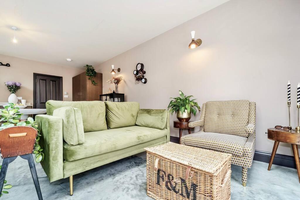Apartment 2 Bedroom Garden Flat
