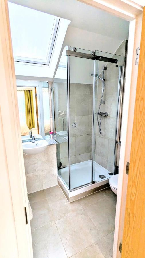 3 Bedroom House In Camberwell * London