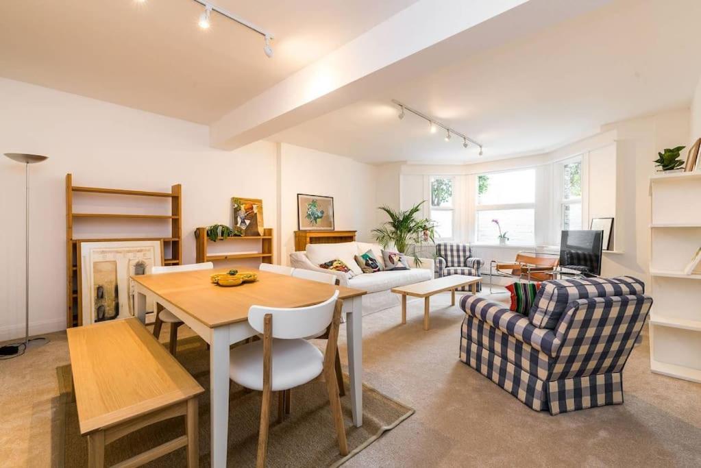 Apartamento Spacious 2 Bed Garden Flat By The Thames+parking Londres