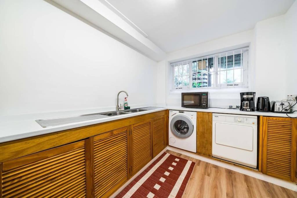 Apartamento Spacious 2 Bed Garden Flat By The Thames+parking Londres
