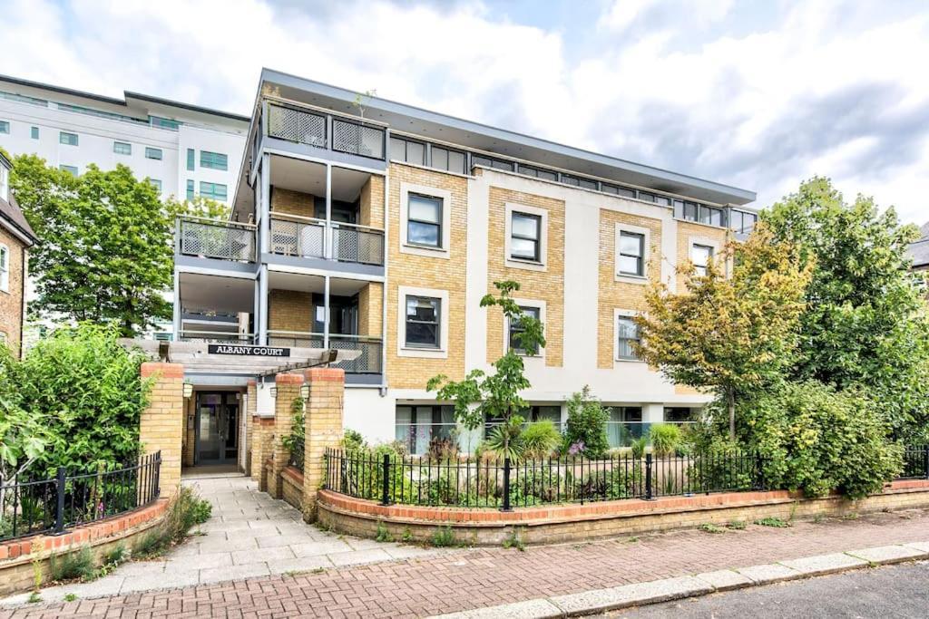 Kew Views 2br Apt By Riverside * London