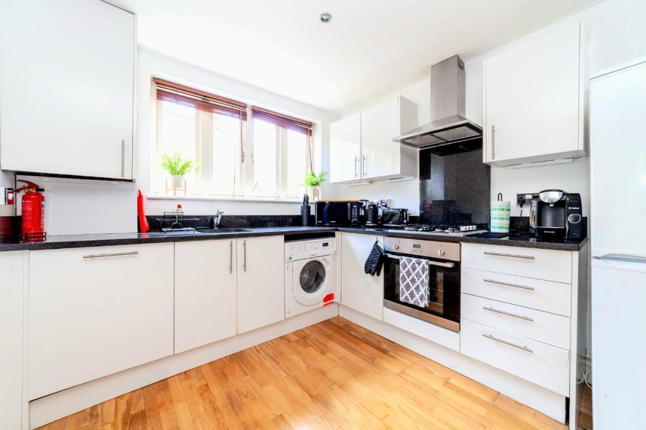 Comfy 2 Bed With Private Garden,battersea Ldn Apartment *