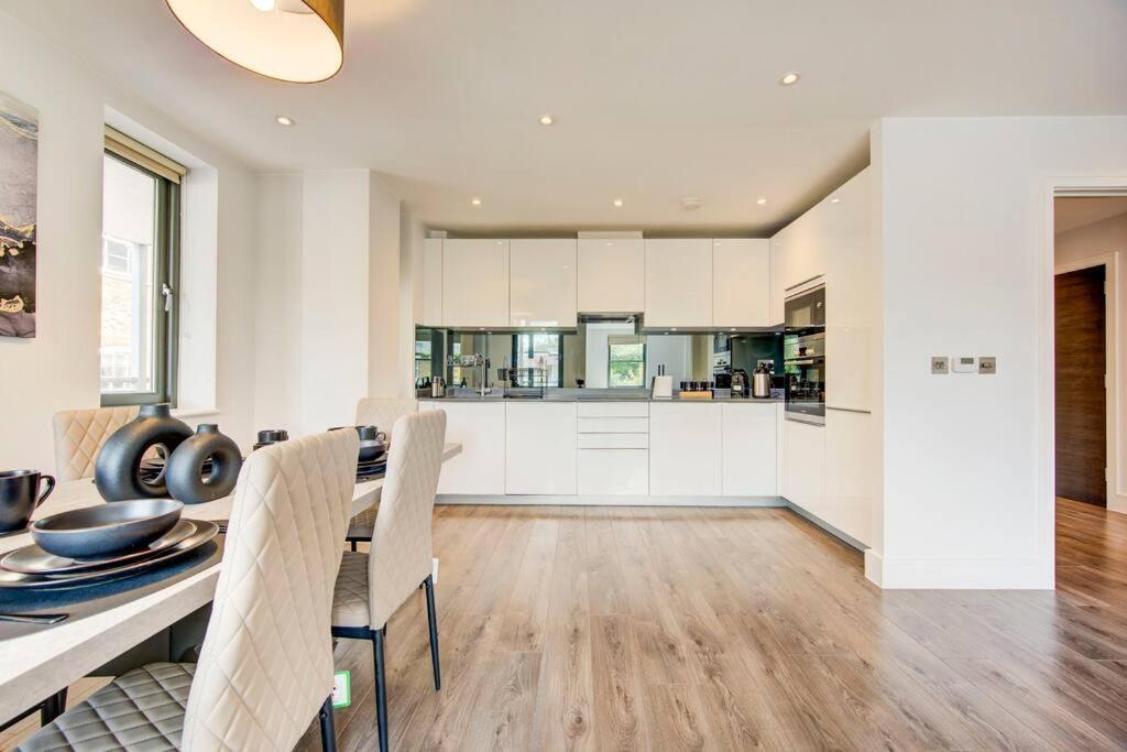 Kew Views 2br Apt By Riverside Apartamento Londres