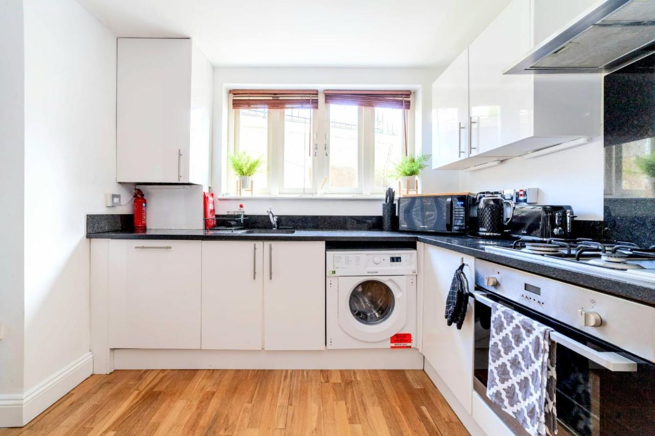 Comfy 2 Bed With Private Garden,battersea Ldn London