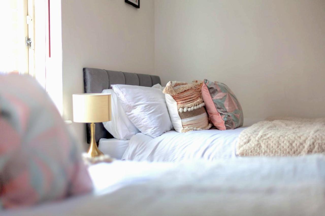 Comfy 2 Bed With Private Garden,battersea Ldn Apartment London