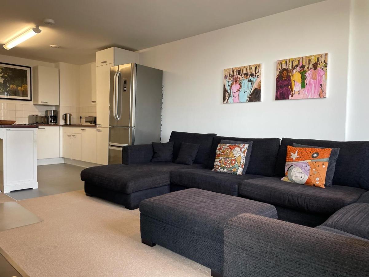 Spacious Flat In Manor House, Apartamento