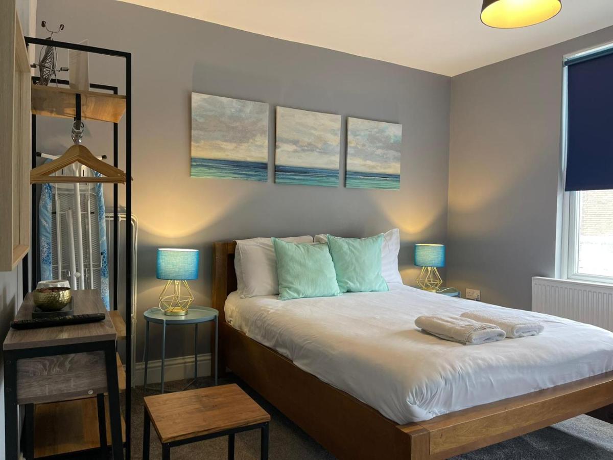 Small Double Close To King's Cross & Camden Apartment