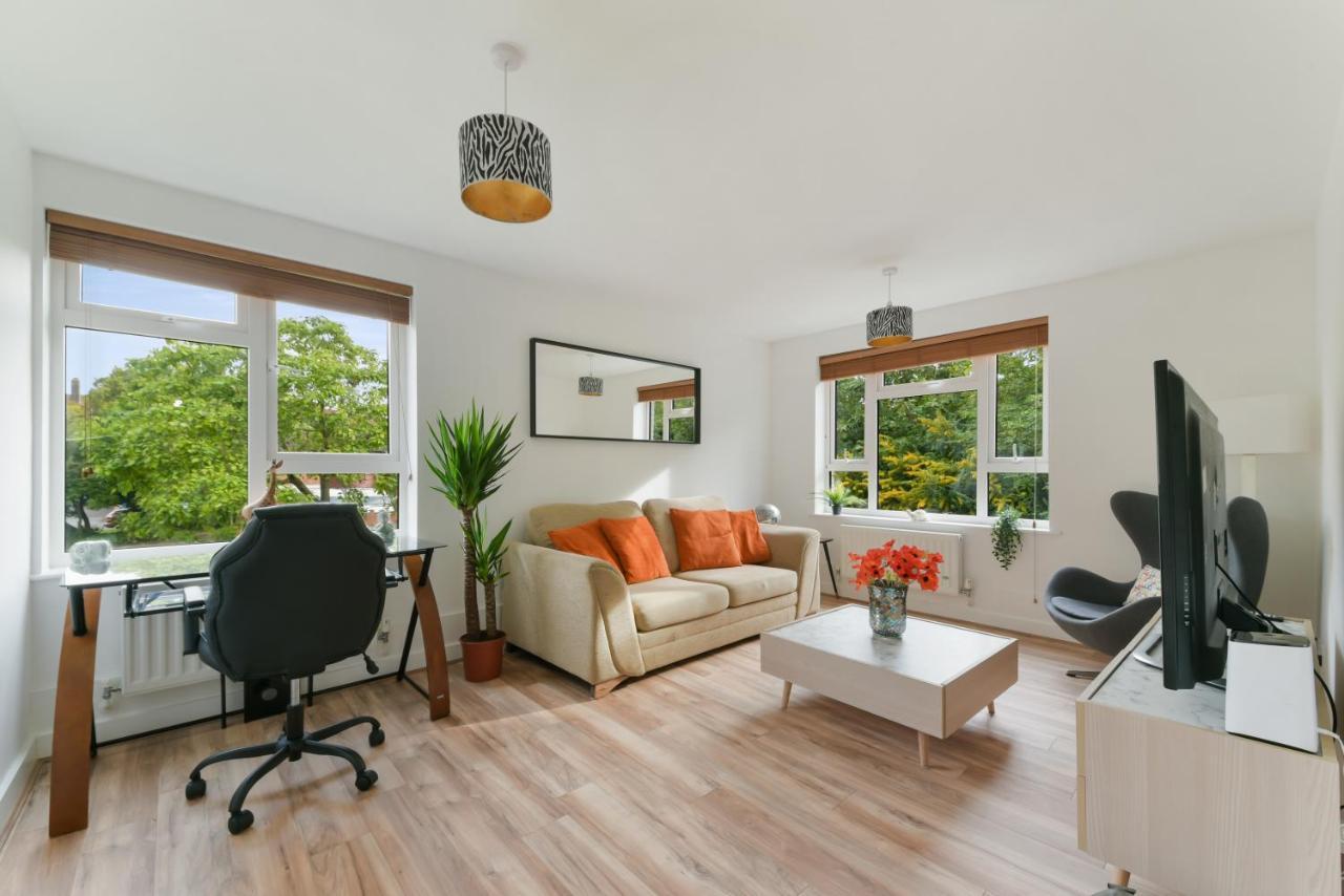 Spacious, Quiet And Modern Apartamento