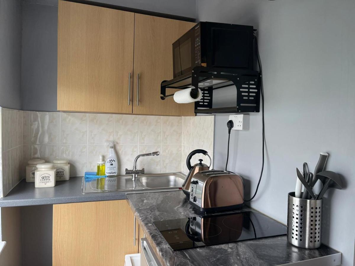 Small Double Close To King's Cross & Camden Apartment