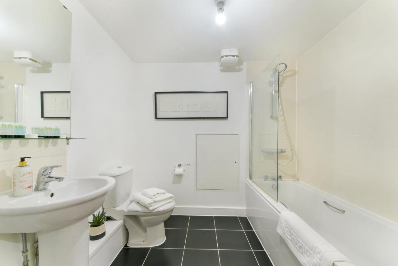 Spacious, Quiet And Modern Apartamento