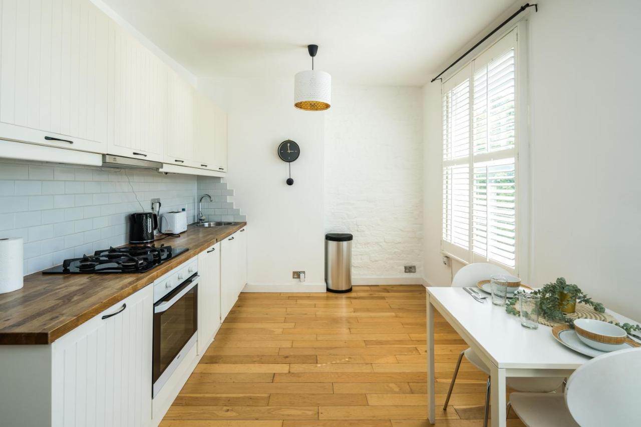 1 Bedroom Notting Hill Apartment *