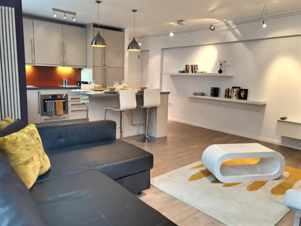 Apartment Regents Park Area